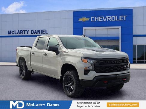New 2026 Chevrolet Silverado 1500 Custom Trail Boss AWD/4WD image 1