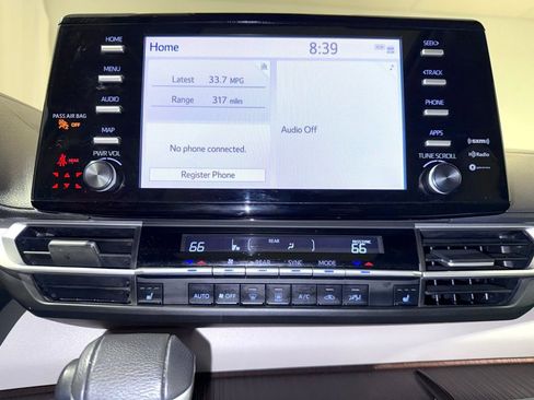 Certified 2024 Toyota Sienna XLE image 29