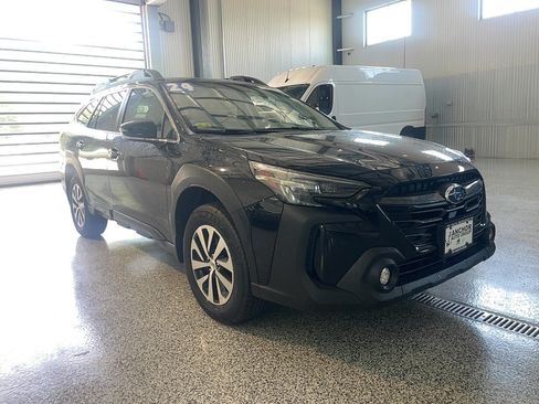 Used 2024 Subaru Outback Premium AWD/4WD image 1