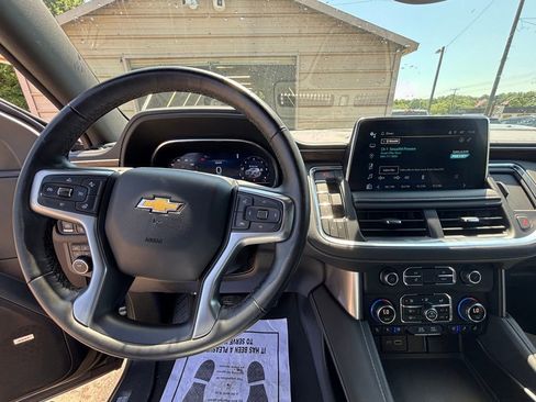 Used 2024 Chevrolet Suburban Premier AWD/4WD image 10
