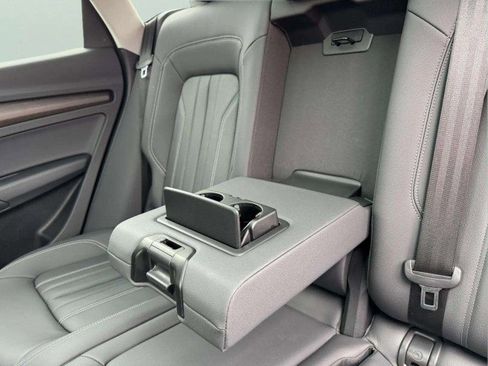 Used 2022 Audi Q5 2.0T Premium image 23