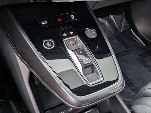 Used 2025 Audi Q4 e-tron Premium Plus w/ Premium Plus image 14