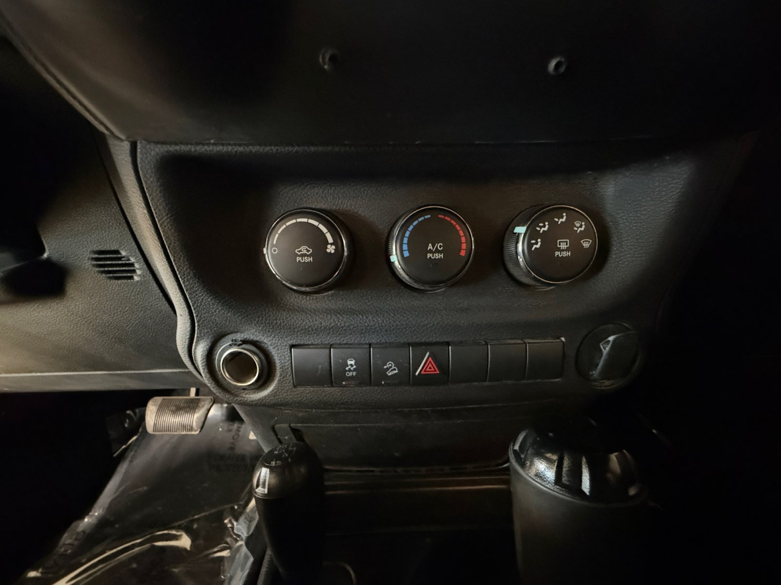 Used 2012 Jeep Wrangler Sport AWD/4WD image 17