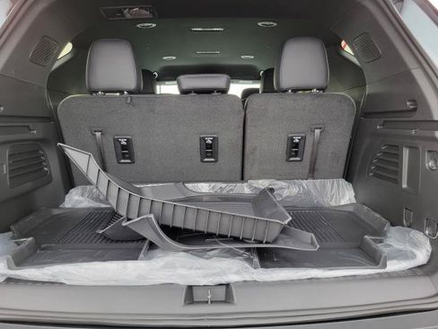 New 2027 Chevrolet Traverse LT w/ Midnight/Sport Edition AWD/4WD image 31