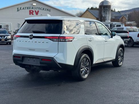 Used 2022 Nissan Pathfinder S image 5