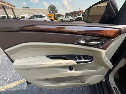 Used 2016 Cadillac SRX Luxury w/ Driver Awareness Package FWD image 18