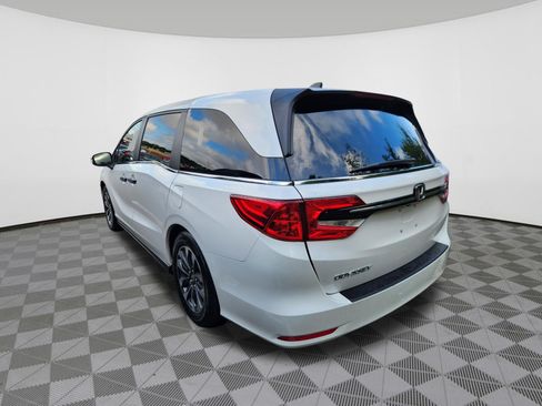 Used 2024 Honda Odyssey EX-L image 3