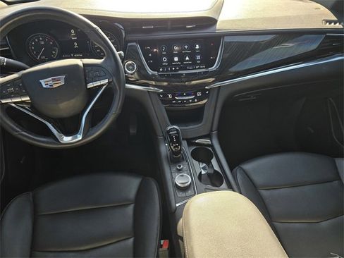 Used 2021 Cadillac XT6 Premium Luxury image 16