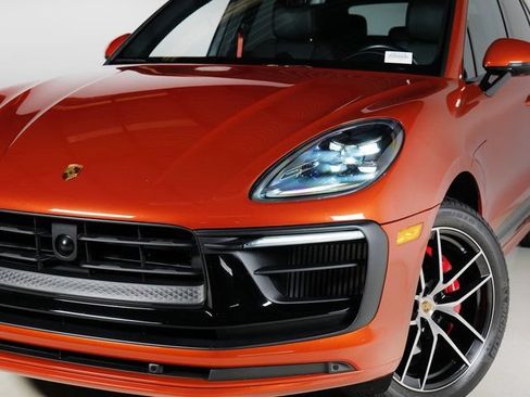 Certified 2024 Porsche Macan S AWD/4WD image 32
