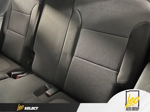 Used 2022 Chevrolet Traverse LT FWD image 15