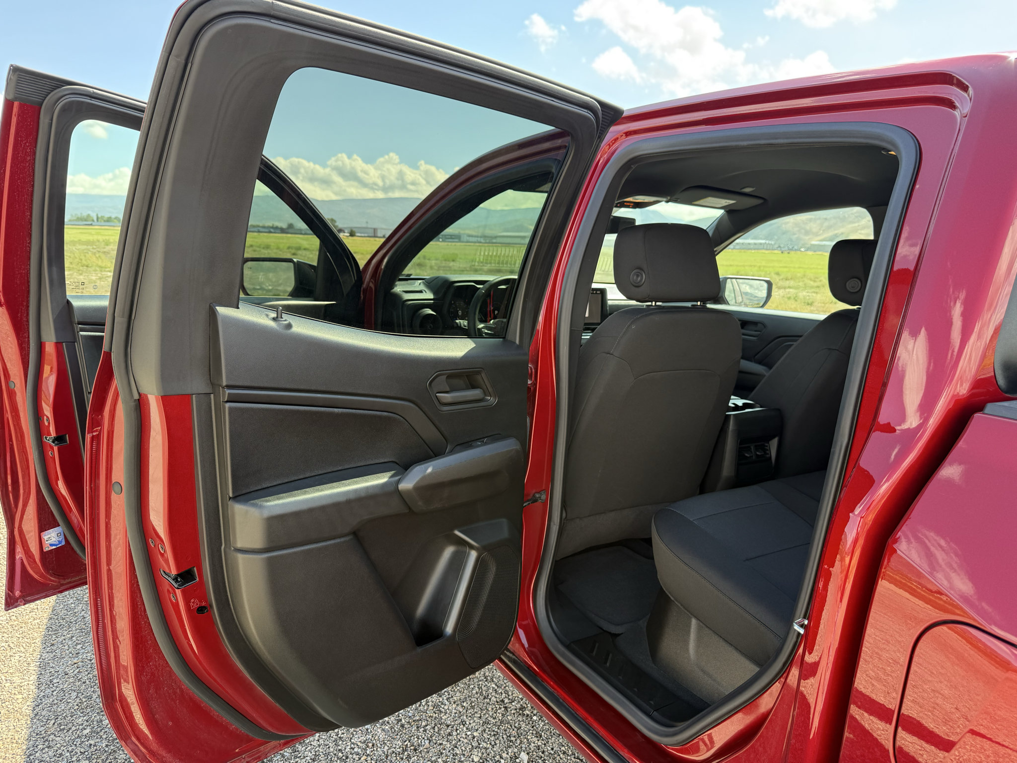 Used 2024 Chevrolet Colorado Trail Boss w/ Technology Package AWD/4WD image 27