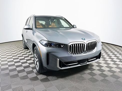 New 2026 BMW X5 xDrive50e image 2