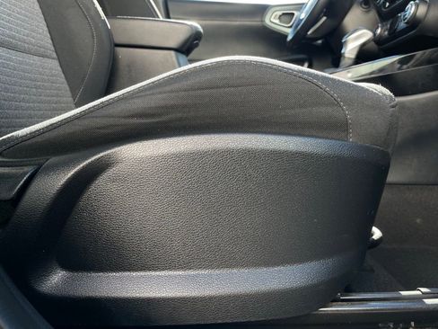 Used 2023 Kia Soul EX image 32