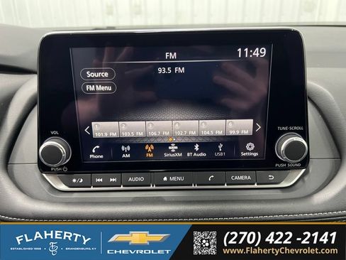 Used 2025 Nissan Rogue SV FWD image 27
