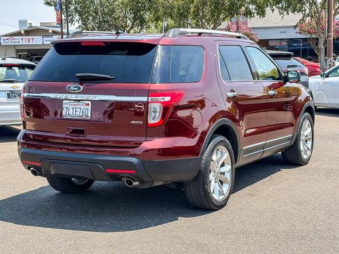 Used 2015 Ford Explorer XLT w/ Equipment Group 202A AWD/4WD image 4