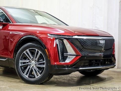 New 2025 Cadillac Lyriq Luxury w/ LPO, Floor Liner Package image 2