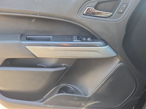 Used 2022 Chevrolet Colorado LT w/ Fleet Safety Package image 15