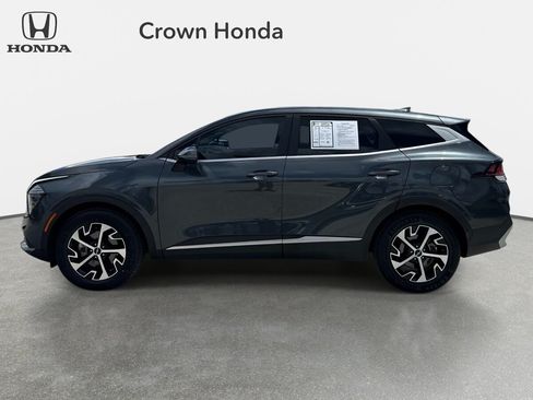 Used 2024 Kia Sportage EX FWD image 2
