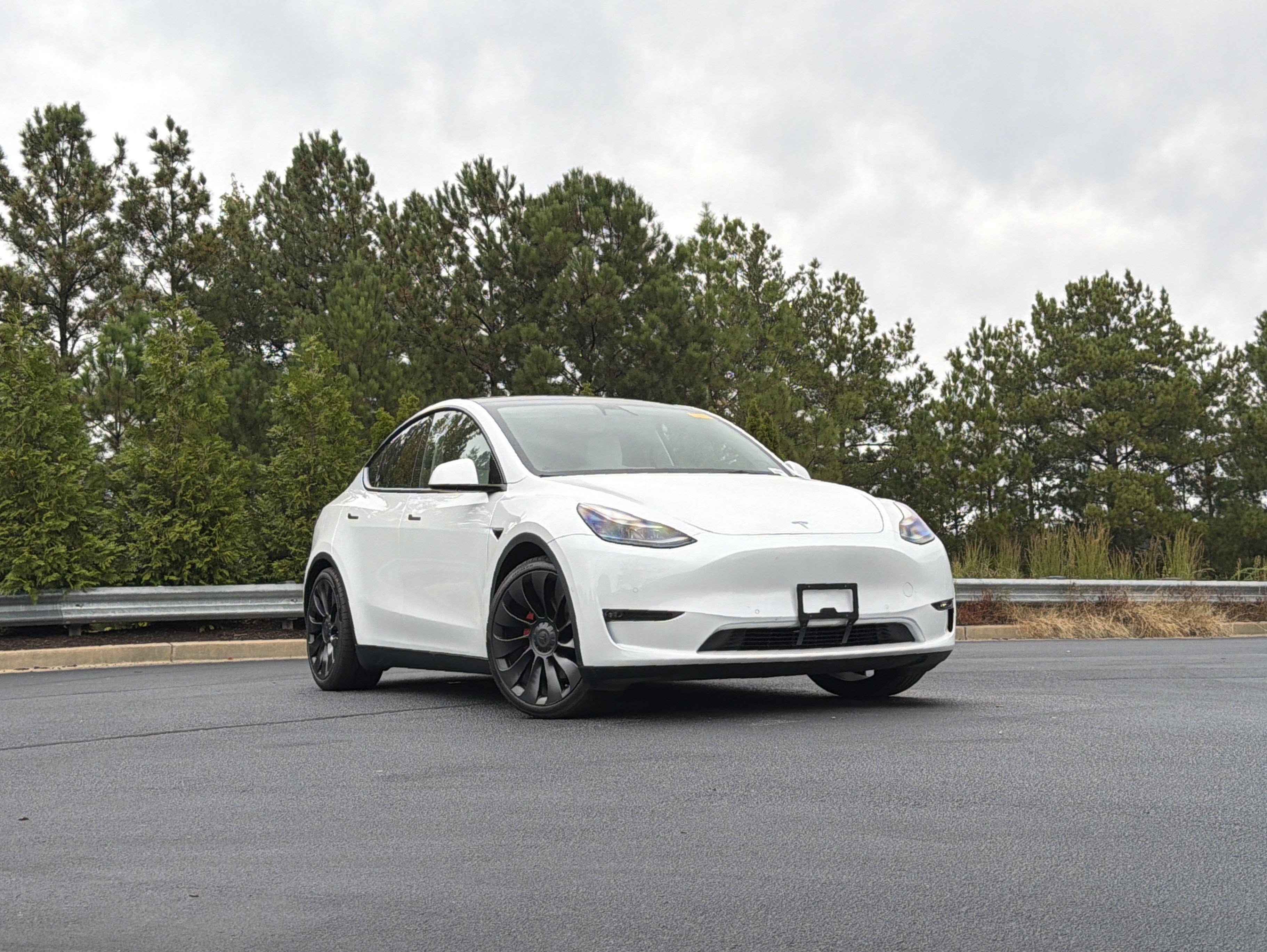 Used 2022 Tesla Model Y Performance AWD/4WD image 2