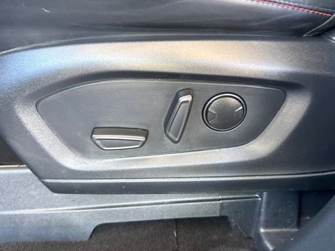 Used 2025 Ford Explorer ST-Line AWD/4WD image 19