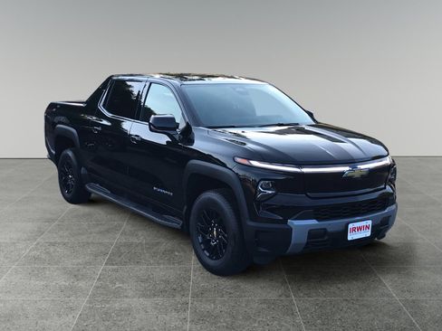 New 2026 Chevrolet Silverado EV LT image 7