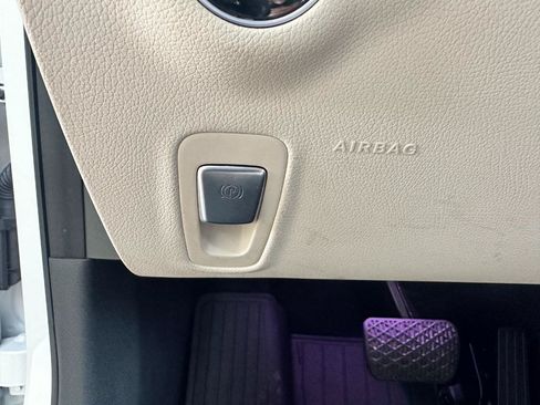 Used 2018 Mercedes-Benz E 300 w/ Premium 1 Package image 35
