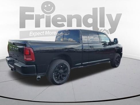 Used 2025 RAM 2500 Laramie AWD/4WD image 5