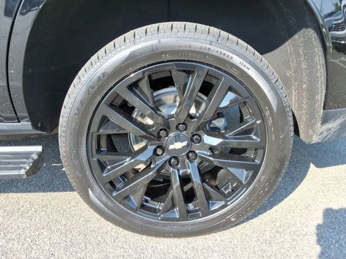 Used 2023 Chevrolet Tahoe High Country w/ Premium Package 2 AWD/4WD image 12