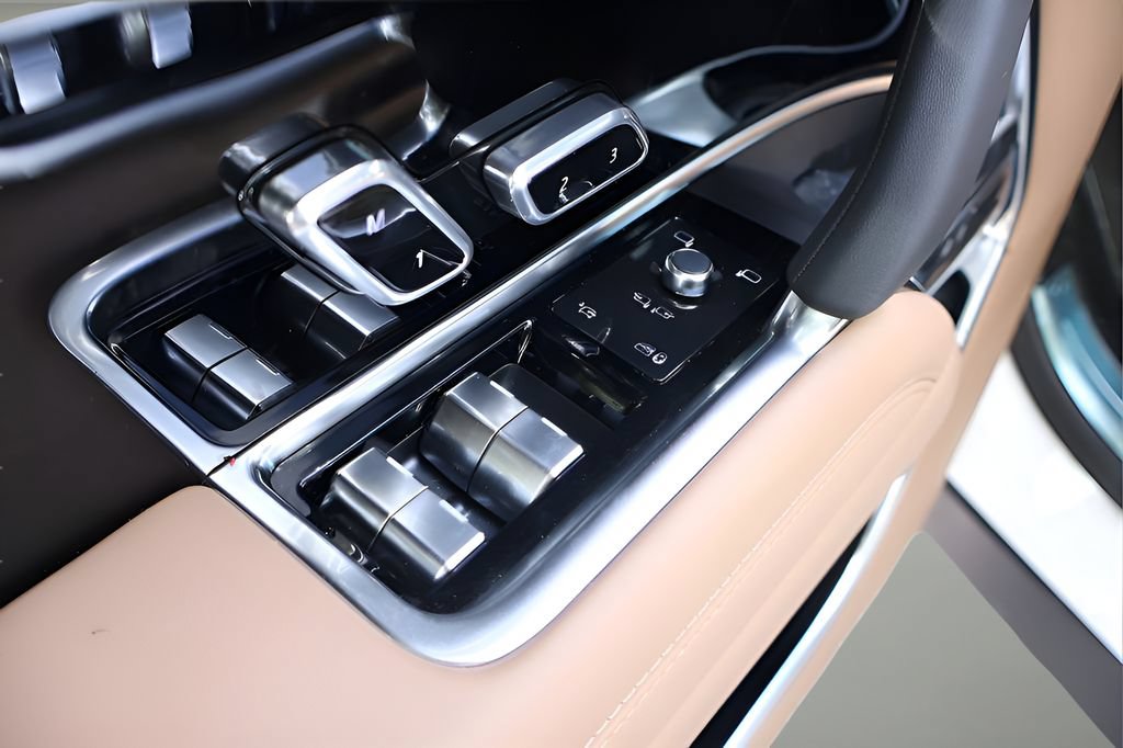 New 2026 Land Rover Range Rover SE AWD/4WD image 10