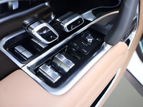 New 2026 Land Rover Range Rover SE AWD/4WD image 10