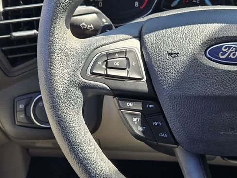 Certified 2017 Ford Escape SE w/ Equipment Group 201A image 27