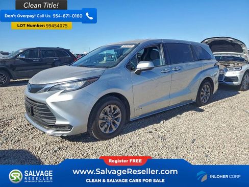 Used 2021 Toyota Sienna LE image 1