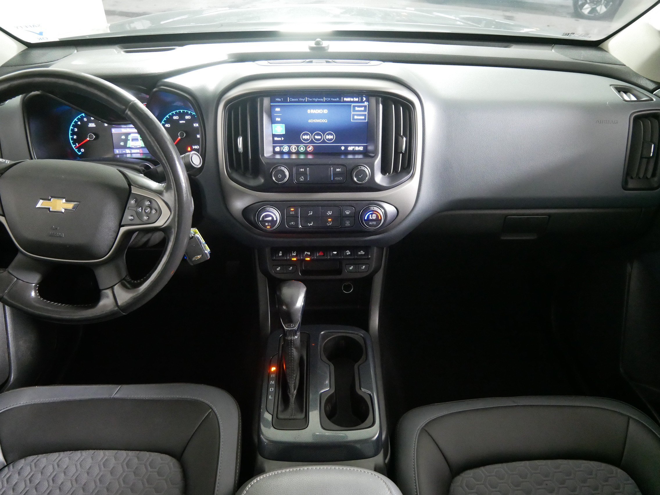 Used 2022 Chevrolet Colorado Z71 w/ Trail Boss Package AWD/4WD image 10