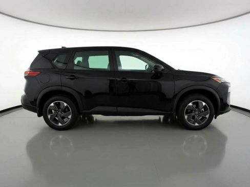 Used 2025 Nissan Rogue SV image 8