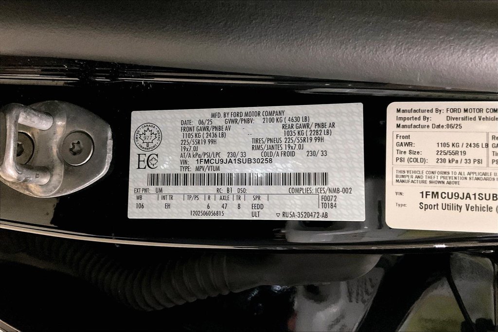Certified 2025 Ford Escape Platinum AWD/4WD image 29