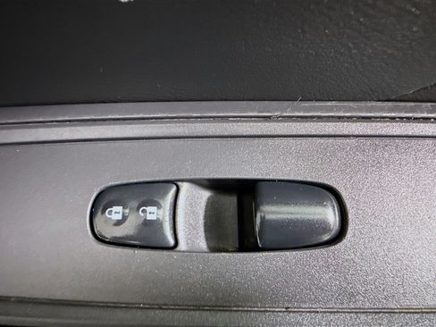 Used 2024 Nissan Versa SV w/ Trunk Package image 31