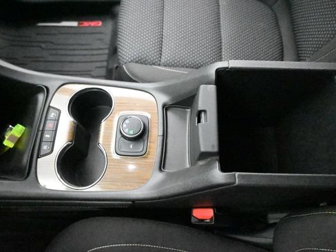 Used 2021 GMC Acadia SLE w/ LPO, Floor Liner Package AWD/4WD image 16