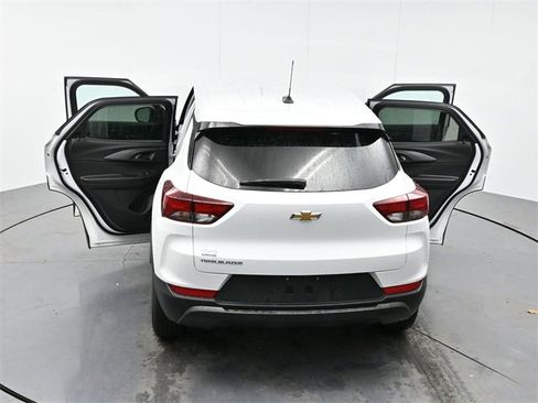 Used 2024 Chevrolet TrailBlazer LS w/ LS Convenience Package image 40