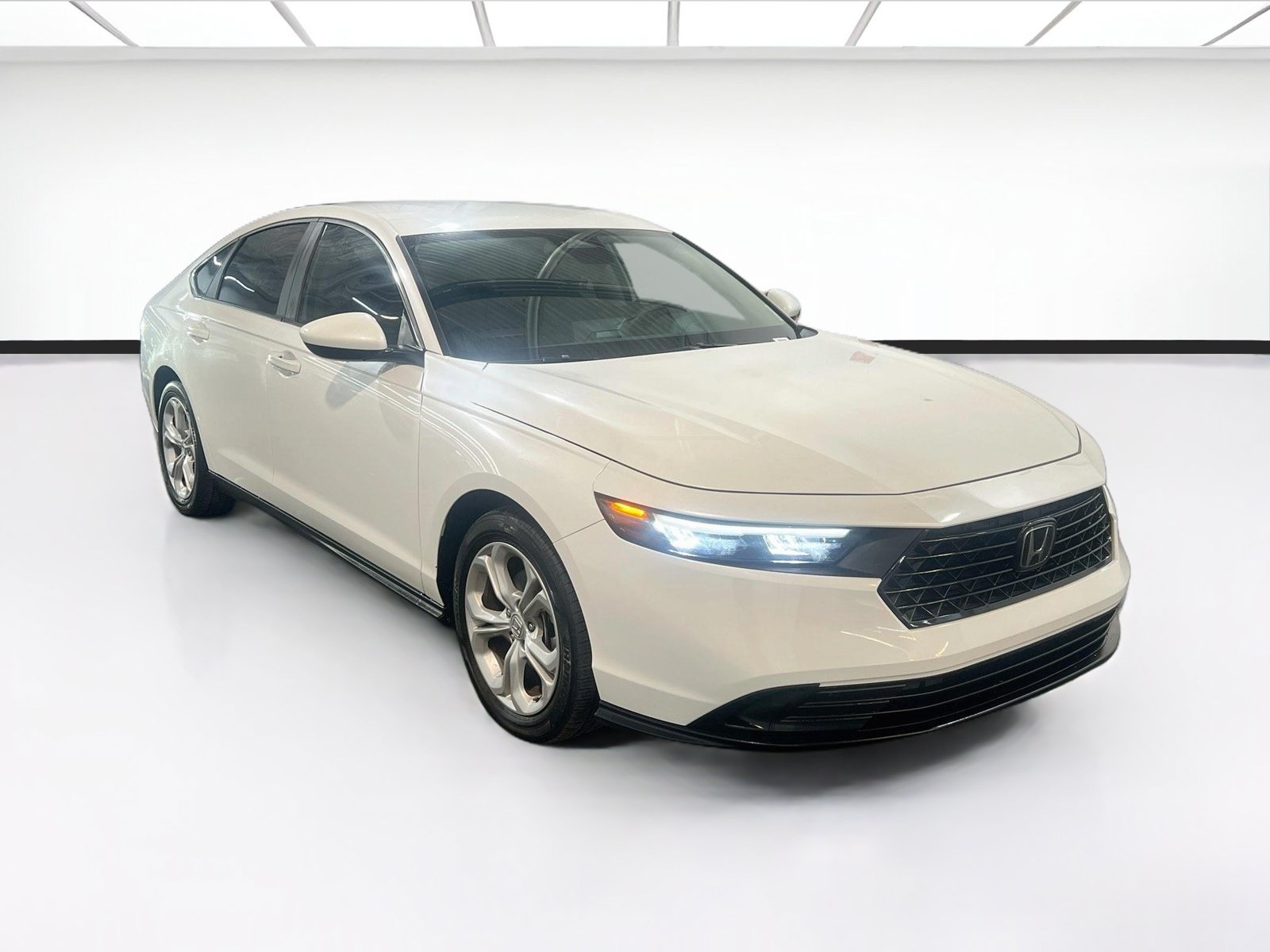Used 2024 Honda Accord LX image 3