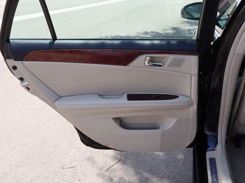 Used 2011 Toyota Avalon Limited FWD image 27