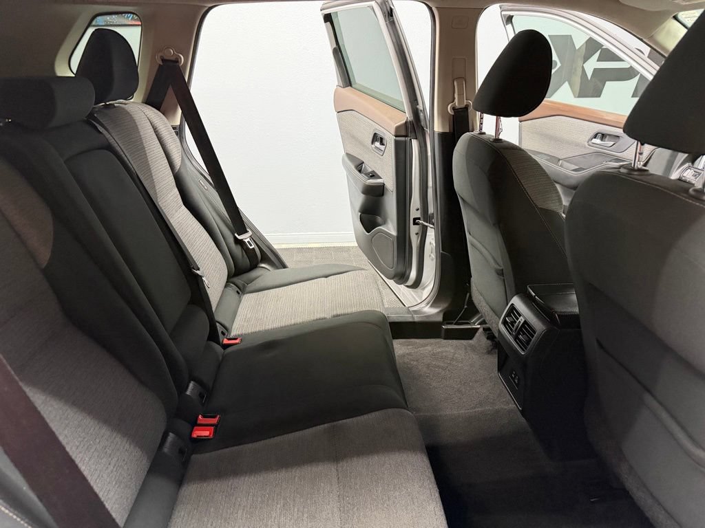 Used 2022 Nissan Rogue SV FWD image 43