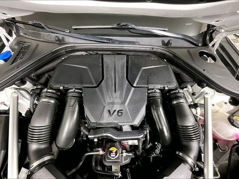 Used 2022 Genesis GV70 3.5T Sport image 9