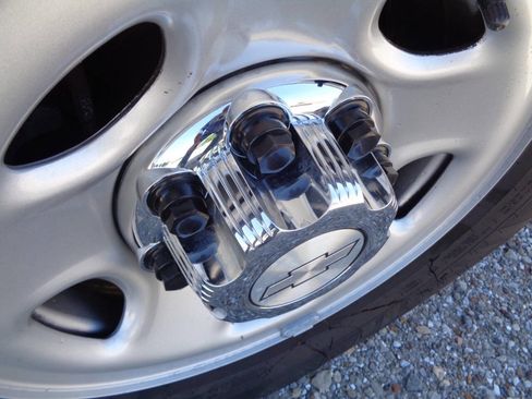 Used 2018 Chevrolet Express 2500 LT w/ LT Preferred Equipment Group image 22