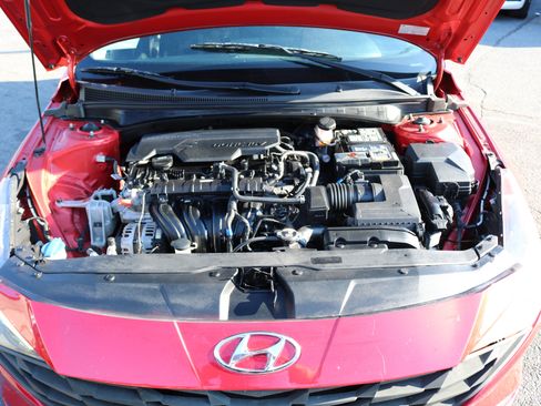 Used 2021 Hyundai Elantra SE image 42