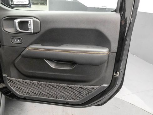 Used 2023 Jeep Gladiator Mojave w/ Cold Weather Group image 41