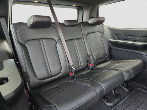 Used 2024 Jeep Wagoneer Series II image 18