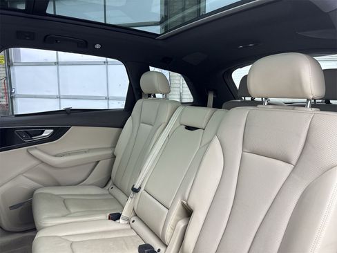 Used 2018 Audi Q7 3.0T Premium Plus w/ Premium Plus Package image 27