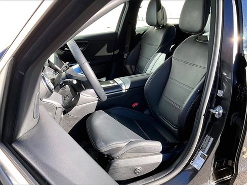 Used 2022 Mercedes-Benz C 300 C 300 image 5