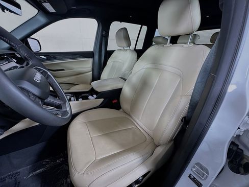 Used 2022 Jeep Grand Cherokee Limited 4xe w/ Luxury Tech Group II AWD/4WD image 22