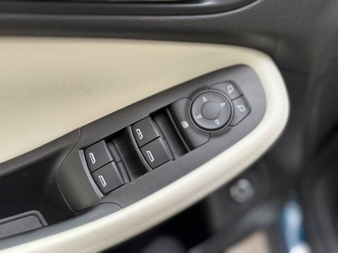 Used 2021 Buick Encore GX Select w/ Experience Buick Package image 7